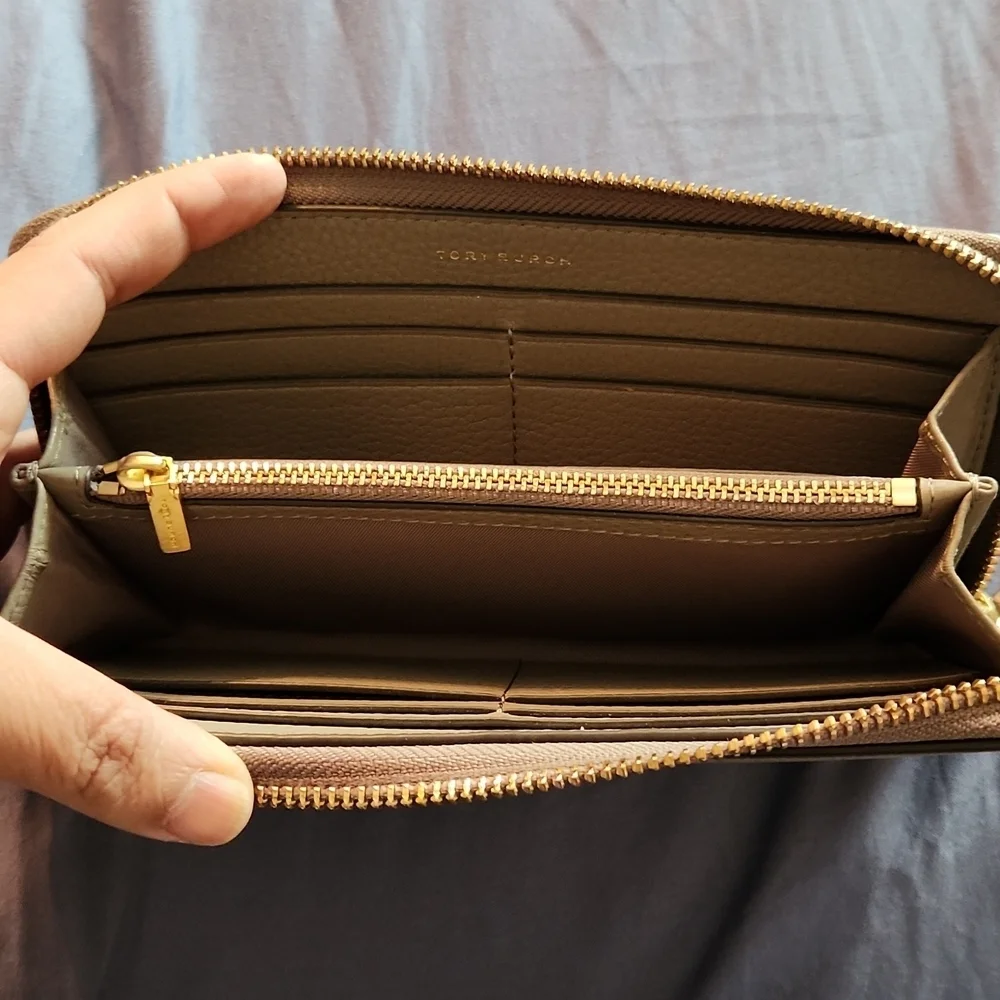 Tory Burch Wallet - Picture 3 of 9